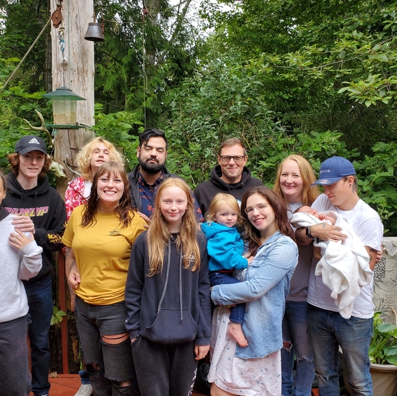 Meet your Posher, Dani Hott - Picture 7 of 13